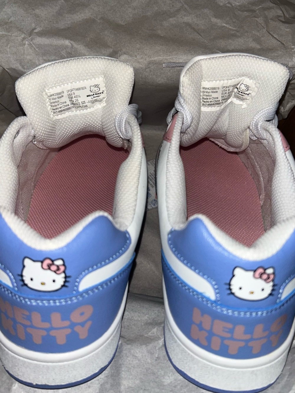 Heydude x Hello Kitty White and Pink Women's Low-Top Sneakers Brand New - Picture 8 of 8